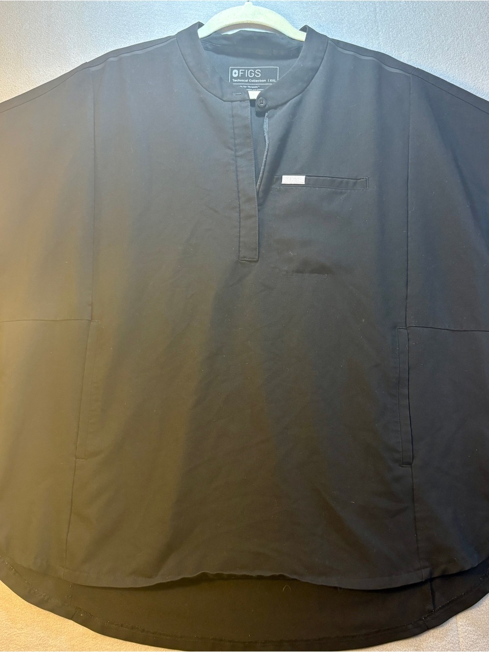 Figs Women’s Black Button-Placket Scrub Top